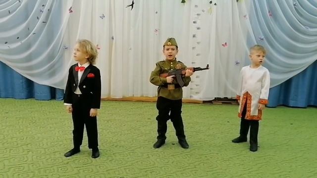 «ЛЮБИТЕ РОССИЮ»!