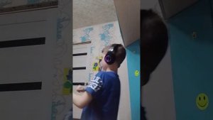 когда хочешь одеть наушники одной рукой ? когда хочешь одеть наушники двумя руками # наушники#