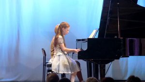 12 И. Штраус, Анна-полька, исп. Ядрышникова Катя и Скопенко И.В.
