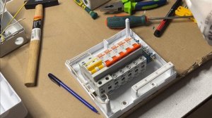 НАША ПРОВОДКА НА ДАЧЕ, ЧТО И КАК СДЕЛАТЬ, СОБРАТЬ РАСПАЯЧНУЮ КОРОБКУ, СОБИРАЕМ ЭЛЕКТРОЩИТ, ЭЛЕКТРИК