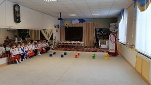 Развлечение в старшей группе "Наша дружная семья". Воспитатели: Кульнева Т. Н., Платонова Л. А.