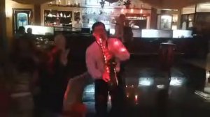 Эстрадный дуэт: саксофон и аккордеон. Кафе "Венеция", г. Северск 27.09.2013 г.