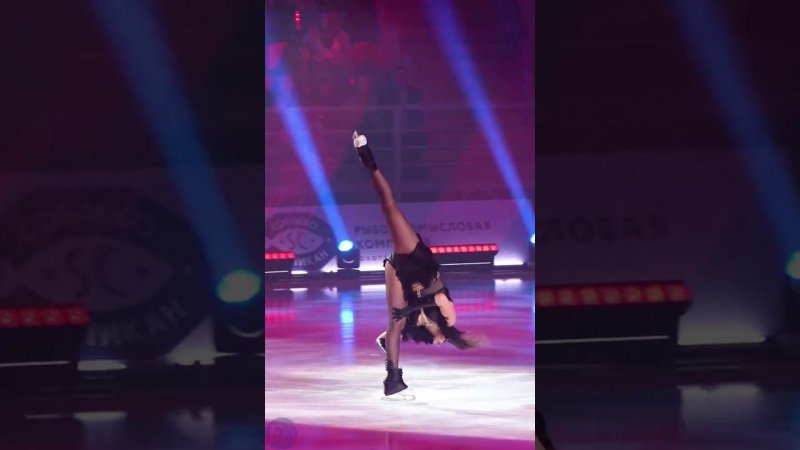 Алина ЗАГИТОВА на шоу "Чемпионы на льду" в Москве, показательный номер 3 чемпионок