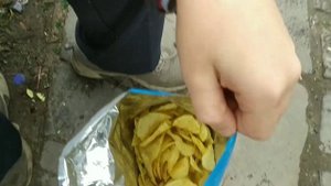 Обзор на чипсы "Лейс"  (Сметана и лук)