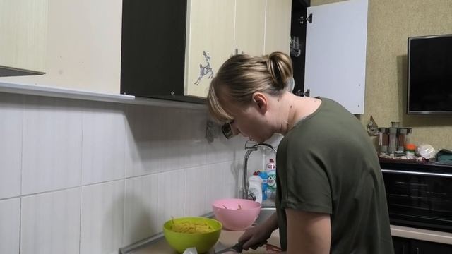 ПРОПАДАЕТ! Как спасти лук? Жареная картоха, Куриные отбивные, Ласка загрустила... смотреть онлайн