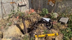 Первый ряд шлакоблока на мастерской и кирпичные колонны у дома!