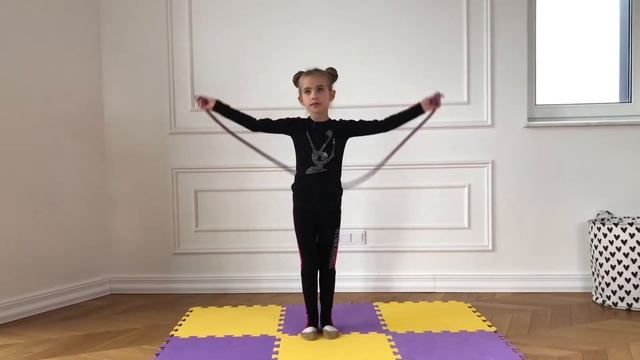 Как научить ребёнка прыгать на скакалке? Как правильно выбрать скакалку? #прыжкинаскакалке