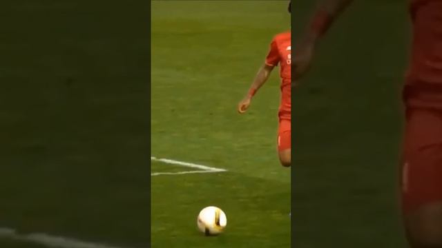 ROBERTO FIRMINO SHOWS OFF HIS SKILLS WITH MCGEADY SPIN!!