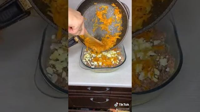 Картофельная запеканка с консервами от @ek.korolek