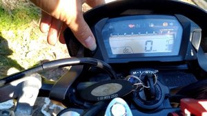 How to change the clock on the Honda NC700