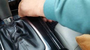 Как снять декоративные накладки в w212 до рестала.