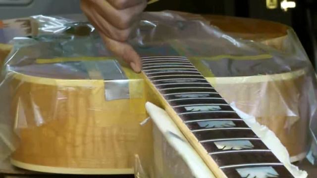 Gibson J-200 FretEdgeTrimming смотреть онлайн