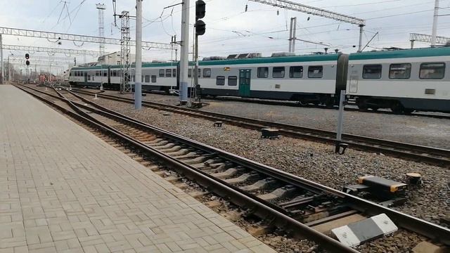 Э/п ЭР9, ДП3-001 PESA 730М, ДП6-004 PESA 760М, Э/п "Ласточка" ЭС1П-024 на станции Минск-Пассажирски смотреть онлайн