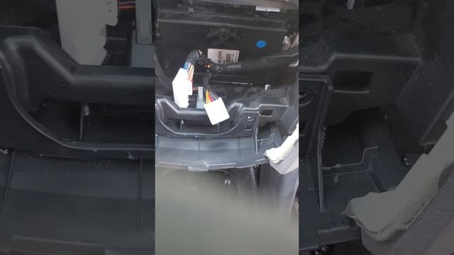 2017-18 Hyundai Santa Fe BCM location and removal смотреть онлайн