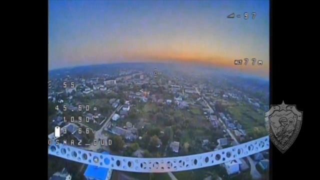 Поражение FPV-дроном РЛС и РЭБ ВСУ на одном из зданий в Сумской области