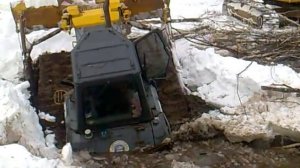 Бульдозер Komatsu D-65 плавать не может!