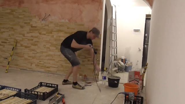 Установка декоративной плитки из гипса и монтаж розеток в искусственный камень " сланец"