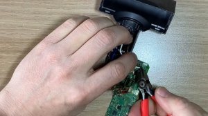 How to fix or repair a Dyson V6 battery with red-light flashing: BMS replacement (with subtitles)