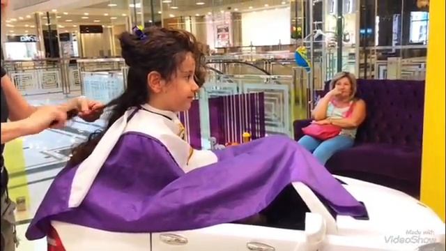 ШОК! РЕЖЕМ ВОЛОСЫ НОЖНИЦАМИ! ЛИЗА В САЛОНЕ/WE CUT HAIR/ ВИДЕО ДЛЯ ДЕТЕЙ/ СТРИЖКА В МАШИНЕ/COOL VIDE смотреть онлайн