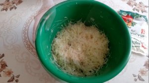 Салат из капусты с майонезом.