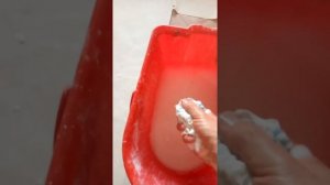 Как быстро отмыть водоэмульсионную краску с потолка