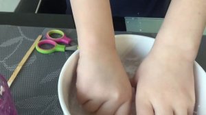 Жидкость Ньютона! Эксперименты с крахмалом.