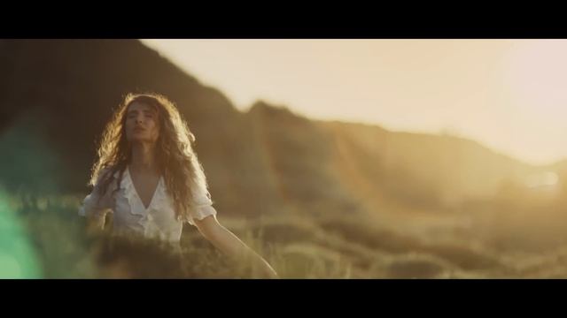 Irmak Arıcı & Mustafa Ceceli - Mühür смотреть онлайн