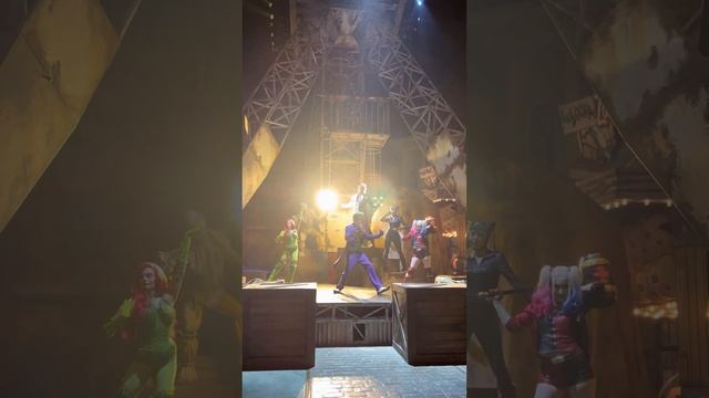 Gotham City most wanted villains show (Warner Brothers World) смотреть онлайн