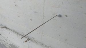 Гибкие связи на бетоне.