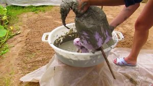 Крутая самоделка из старой детской одежды и цемента / Home-made clothes and cement