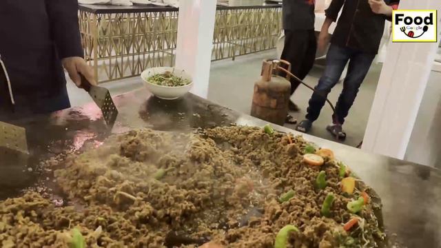 Royal Palm Marquee | Iftar plus Dinner Buffet | Reasonable price| By Food Google @Arfan Ahmad смотреть онлайн