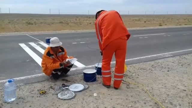 Устройство шумовых полос на авто дороге Актау - Бейнеу смотреть онлайн