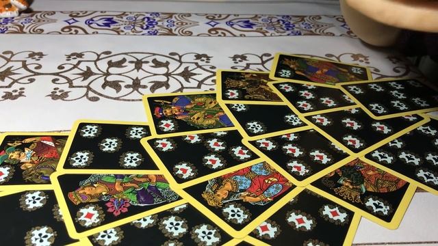 ГАДАНИЕ НА КРЕСТОВУЮ ДАМУ. Цыганский расклад на игральных картах
