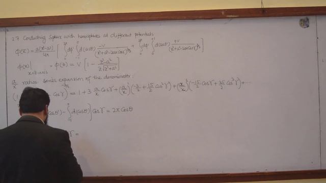 L16.1 Conducting sphere with hemispheres at different potentials смотреть онлайн