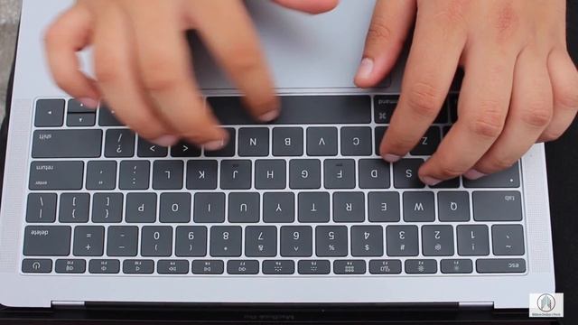 [URDU/HINDI] New MacBook Pro 13 Inch Space Grey | Unboxing & Comparison | 2017 смотреть онлайн