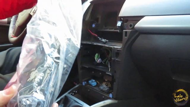 ASTRA H - Desmontar y montar consola central y GID/TID/CID смотреть онлайн