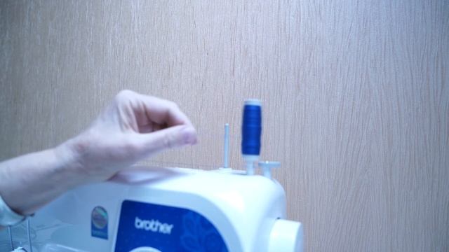 Учусь шить и вышивать. Перематываем нитки с большой катушки на маленькую. смотреть онлайн