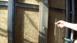 Как провести провод под гипсой или в потолке