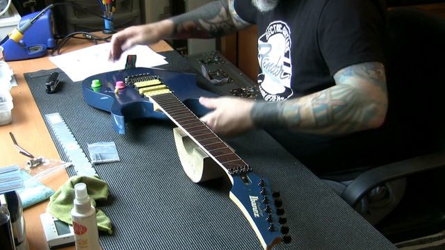 Ibanez Prestige RG*** in for some TLC смотреть онлайн