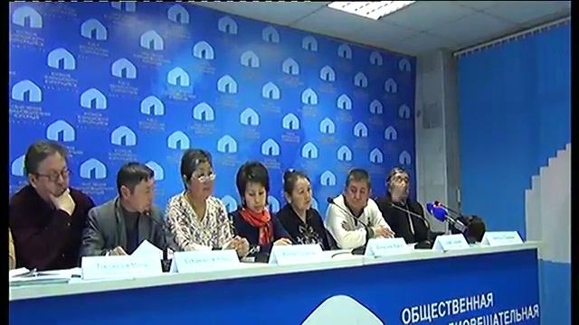 Родные подсудимых милиционеров рассказывают о поджоге и избиении во время суда смотреть онлайн