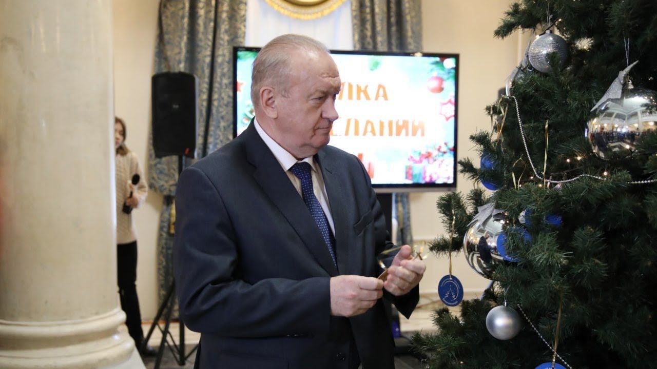 Команда Деда Мороза. Акция "Ёлка желаний" поселила лучики счастья в детские сердца смотреть онлайн