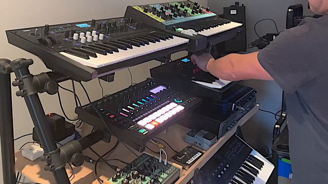Korg Wavestate /Modwave - Moog Grandmother Live Synth Jam By Marc Barnes. смотреть онлайн