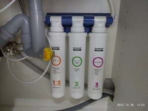 Фильтр тройной очистки для воды под мойку.