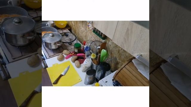 Что можно приготовить вкусное из маринованных огурчиков.....