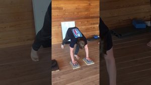 Отжимание на гвоздях с Кириллом Мануйловым