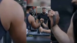 AKİMBO_69 VS DEVON LARRAT #ARM #WRESTLİNG ПРОТИВ /19 YEAR OLD AKİMBO_69