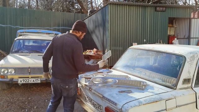 Ранняя ВАЗ 2103. Фартук "тёрка" и другие приятные мелочи. смотреть онлайн