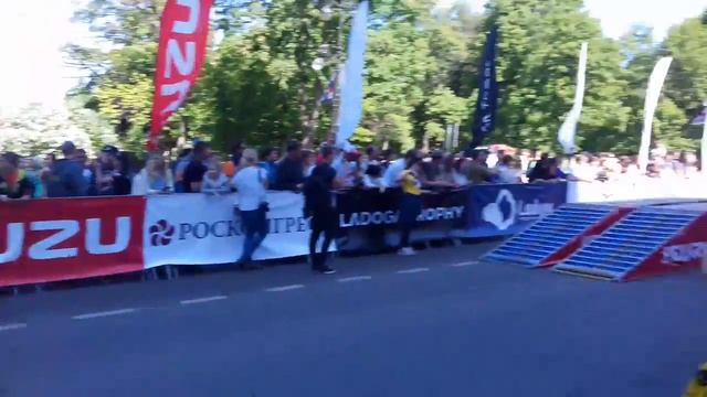 Проезд "Соболей 4х4" через подиум "Ladoga Trophy" смотреть онлайн