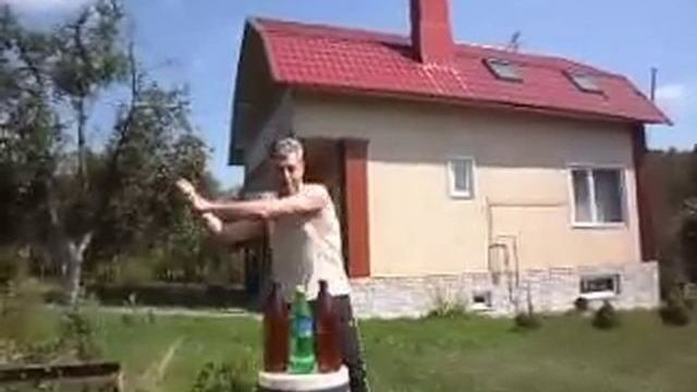 Разрубание бутылок.avi