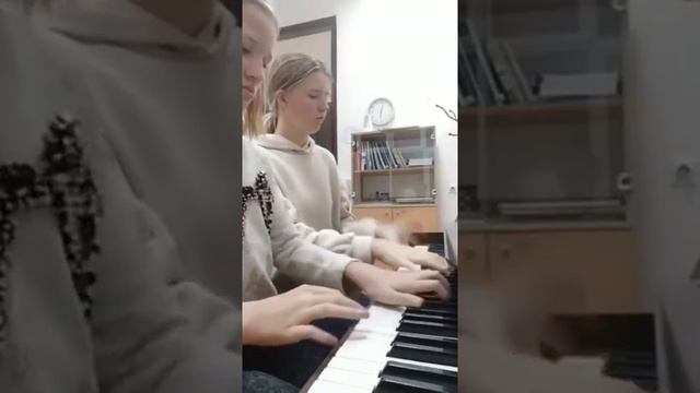 С. Прокофєв Гавот з Класичної симфонії та Монтеккі і Капулетті з балету Ромео та Джульєтта